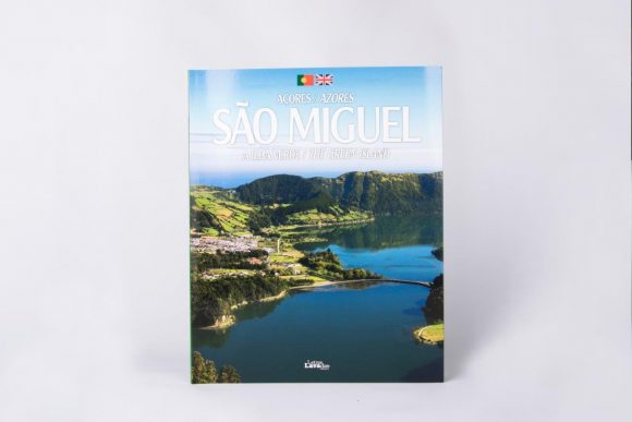 Livro “São Miguel a Ilha Verde” Bilingue – PT e EN
