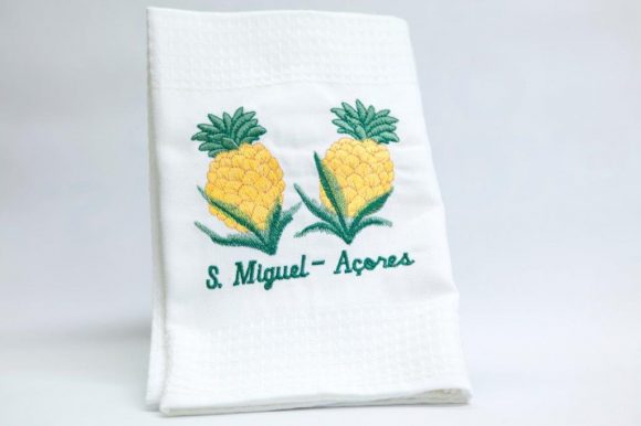 Comb cloth with sewed São Miguel’s Pineapple