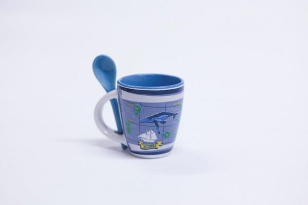 Mug with spoon handle