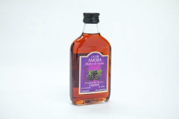 Medium bottle of 200ml of blackberry liqueur