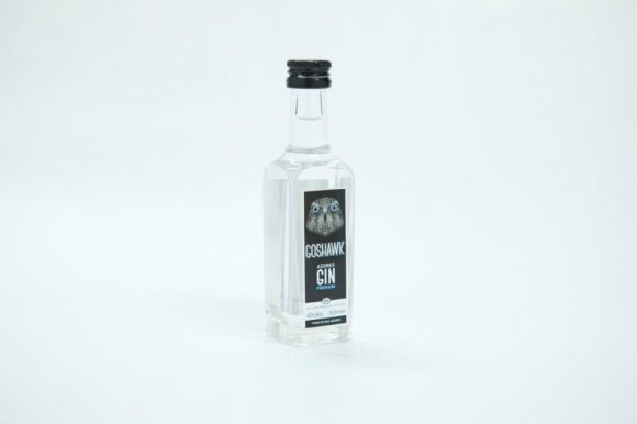 Mini bottle of 50ml of gin tonic